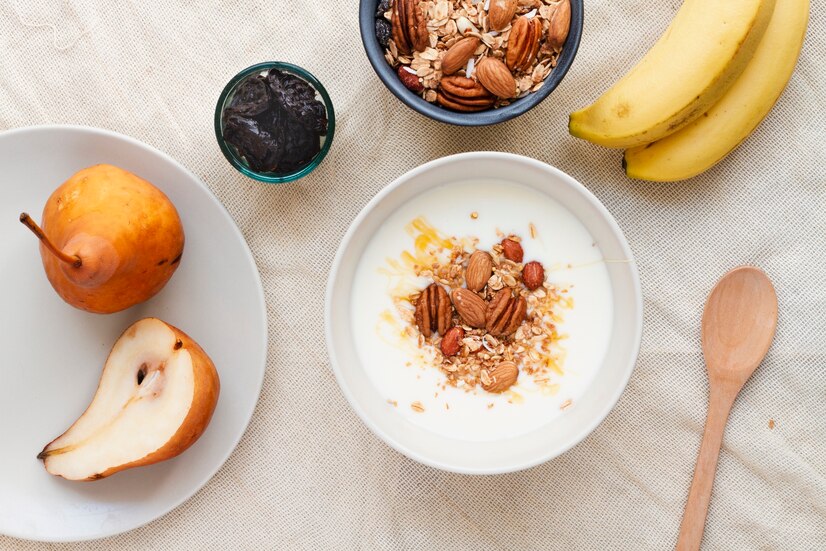 Gluten-Free Honey-Baked Oatmeal with Banana and Creamy Almond Sauce