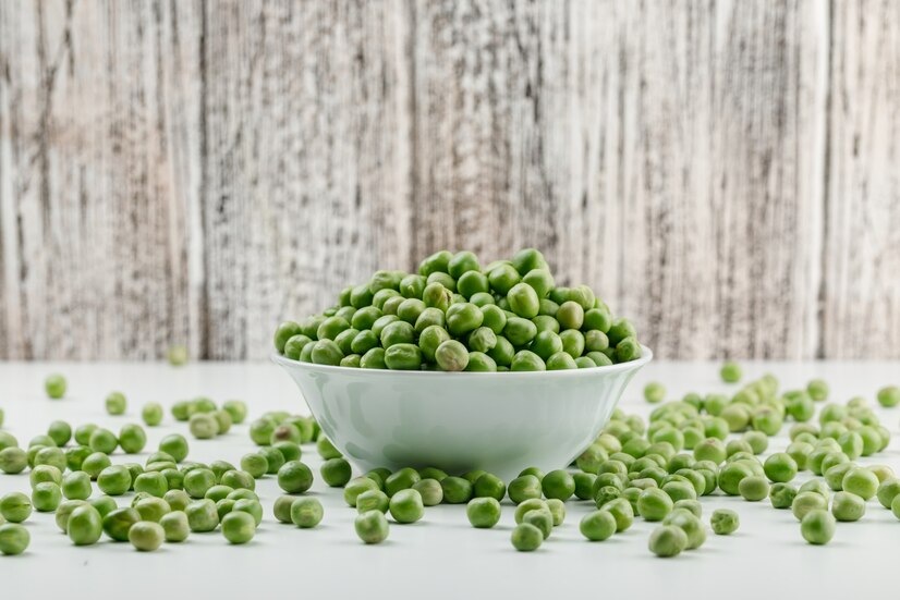 . 30 grams of thinly sliced scallions, 100 grams of frozen peas